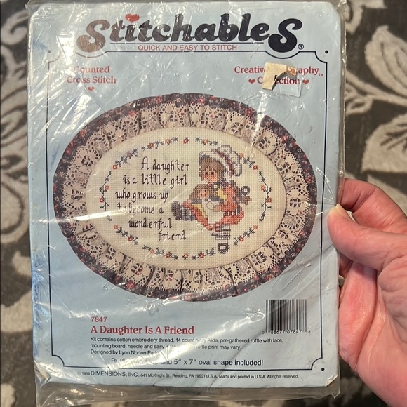 Stitchables Cross Stitch Kit - A Daughter Is A Friend new - Picture 1 of 3